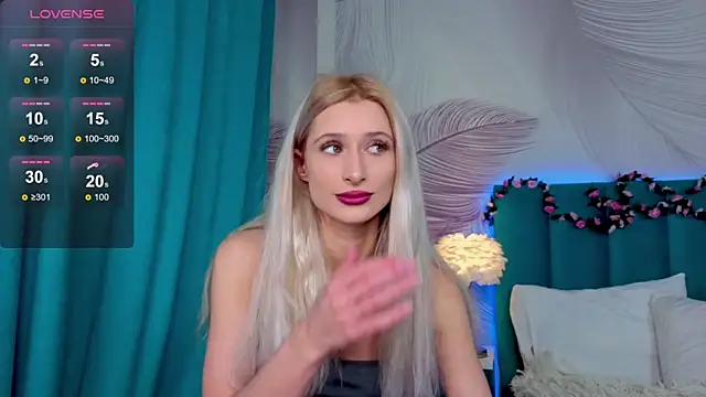 Monica Leen online show from November 23, 2025, 6:23 am