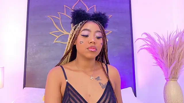 AngelaRoberts online show from November 17, 2025, 3:43 am