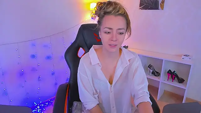 Snapshot of Little_Rockk chatting on September 16, 2025, 4:35 am Little Rockk online show from September 16, 2025, 4:35 am