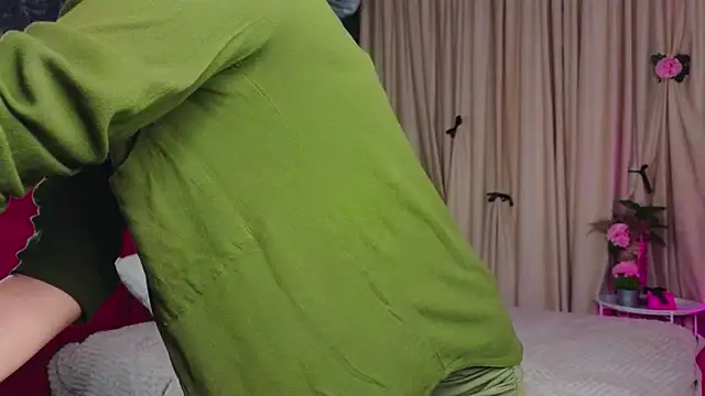 NyxaThorn online show from September 10, 2025, 6:07 pm