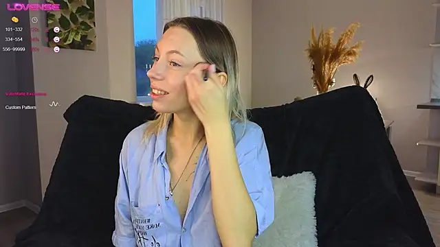 NyxaThorn online show from October 11, 2025, 2:40 pm