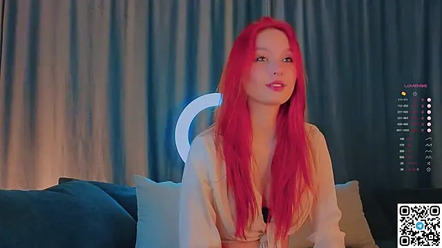 GildedKitten online show from October 13, 2025, 6:31 pm