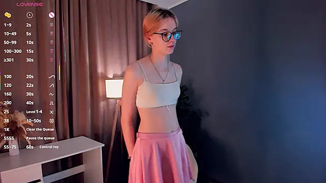 SharylSmalt online show from October 8, 2025, 1:07 am