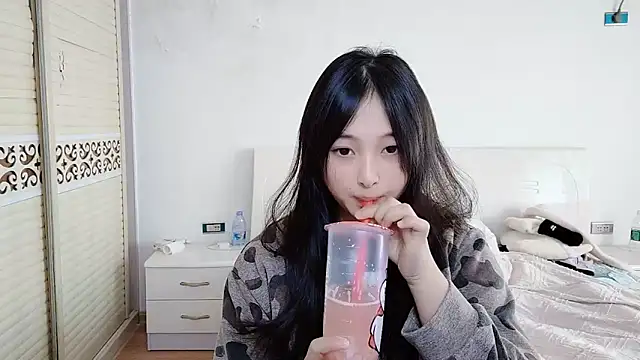 Snapshot of xxz98 chatting on December 15, 2025, 7:14 am xxz98 online show from December 15, 2025, 7:14 am