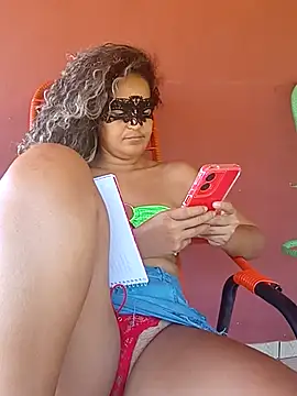 RaphinhaSanches online show from April 4, 2026, 1:39 pm