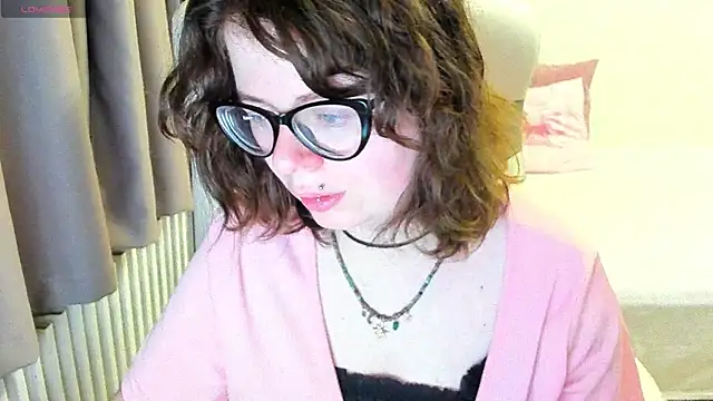 Snapshot of MilisaSweet777 chatting on October 6, 2025, 7:03 pm MilisaSweet777 online show from October 6, 2025, 7:03 pm