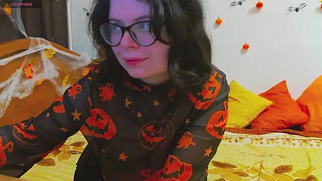 Snapshot of MilisaSweet777 chatting on October 31, 2025, 8:16 pm MilisaSweet777 online show from October 31, 2025, 8:16 pm