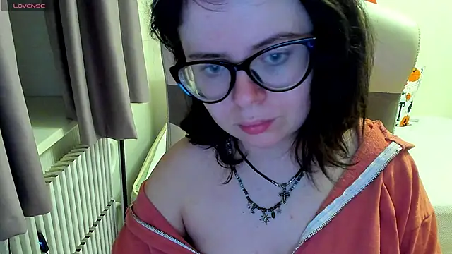 Snapshot of MilisaSweet777 chatting on November 15, 2025, 8:13 pm MilisaSweet777 online show from November 15, 2025, 8:13 pm