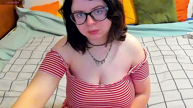 Snapshot of MilisaSweet777 chatting on November 19, 2025, 6:24 am MilisaSweet777 online show from November 19, 2025, 6:24 am