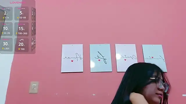 Snapshot of Daddyfavouritegirl chatting on November 3, 2025, 7:50 pm Daddyfavouritegirl online show from November 3, 2025, 7:50 pm