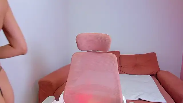 Emiss Jones online show from March 13, 2026, 2:49 am