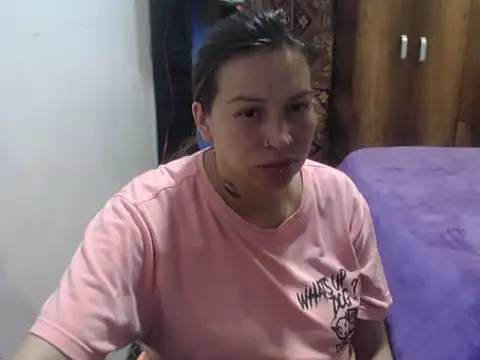 cloequeen15 online show from April 11, 2026, 10:35 pm