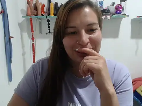 cloequeen15 online show from September 25, 2025, 6:36 pm