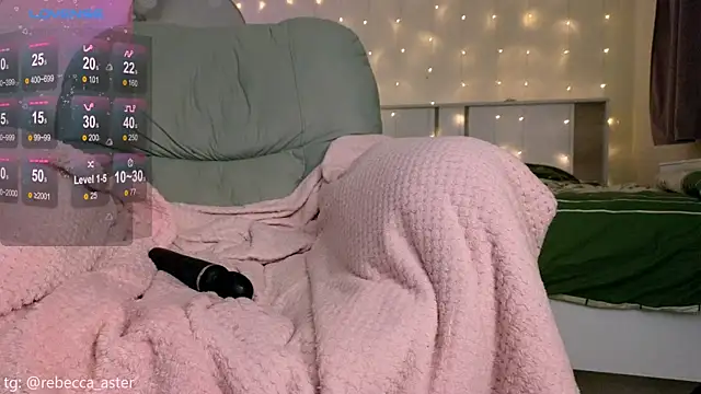 Snapshot of RebeccaAster chatting on January 5, 2026, 5:27 pm RebeccaAster online show from January 5, 2026, 5:27 pm