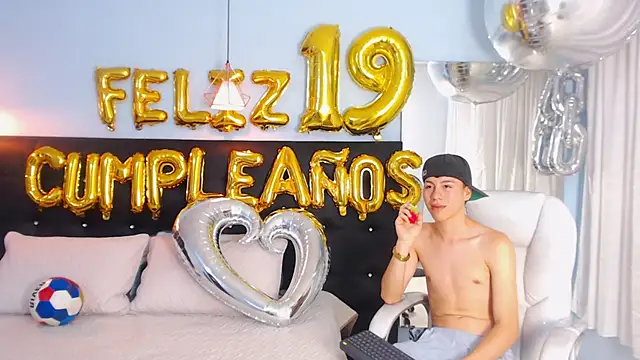 Abraham horny18 online show from October 11, 2025, 7:37 pm