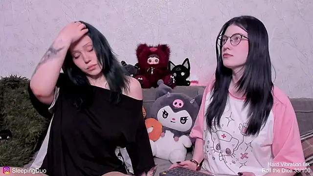 Snapshot of Threesomebabes chatting on May 11, 2026, 4:04 pm Threesomebabes online show from May 11, 2026, 4:04 pm