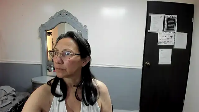 Snapshot of Oriana_Jhonson chatting on April 22, 2026, 11:28 am Oriana Jhonson online show from April 22, 2026, 11:28 am