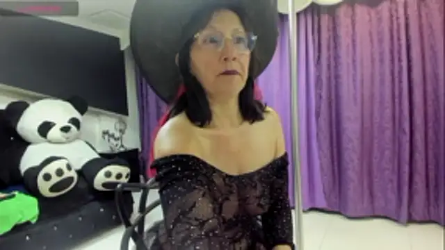 Snapshot of Oriana_Jhonson chatting on November 2, 2025, 9:36 am Oriana Jhonson online show from November 2, 2025, 9:36 am