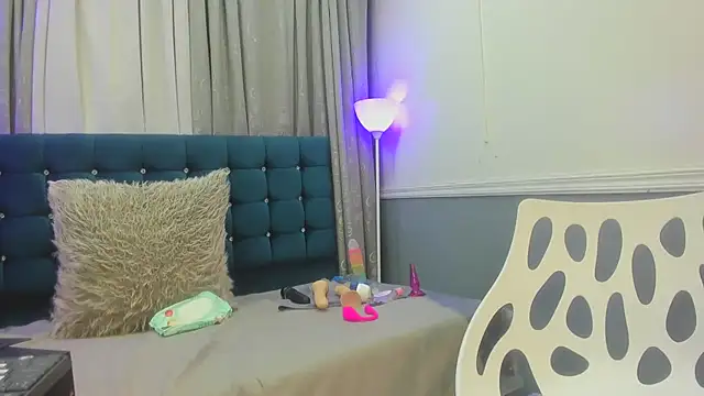 Snapshot of Oriana_Jhonson chatting on April 8, 2026, 11:12 am Oriana Jhonson online show from April 8, 2026, 11:12 am