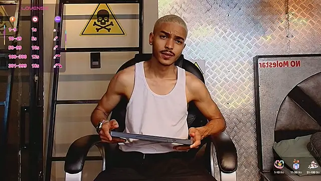 MarcusRain  online show from October 6, 2025, 3:40 am