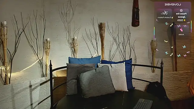 MarcusRain  online show from November 11, 2025, 7:19 pm