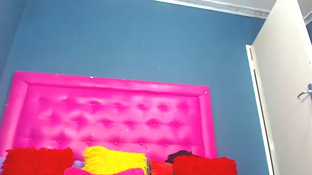 LoloQueen5 online show from February 23, 2026, 9:48 pm