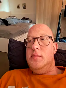 Snapshot of geilerd122 chatting on February 26, 2026, 2:28 pm geilerd122 online show from February 26, 2026, 2:28 pm