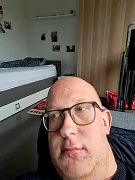 Snapshot of geilerd122 chatting on November 23, 2025, 1:21 pm geilerd122 online show from November 23, 2025, 1:21 pm