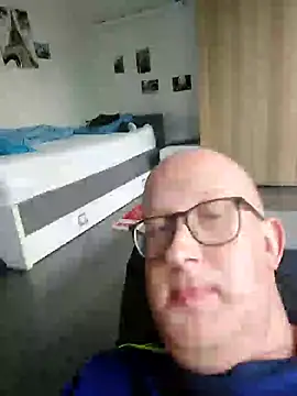 Snapshot of geilerd122 chatting on October 8, 2025, 2:51 pm geilerd122 online show from October 8, 2025, 2:51 pm