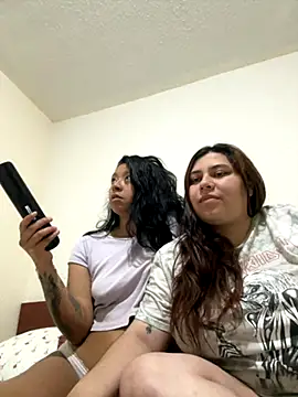 Lincy and hanna online show from September 15, 2025, 1:39 am