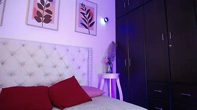 barbyehot online show from November 30, 2025, 12:00 am