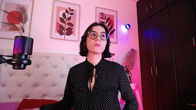 barbyehot online show from November 24, 2025, 10:43 pm