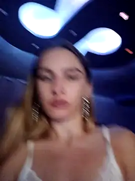 Mr And Mrs Kiss online show from September 23, 2025, 2:18 am