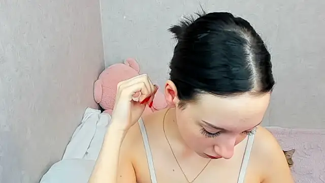 EileenMoores online show from March 20, 2026, 11:33 am