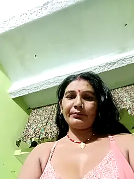 Snapshot of ZIVAA chatting on May 6, 2026, 9:02 am ZIVAA online show from May 6, 2026, 9:02 am