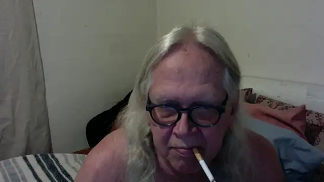 OldLadySara online show from May 23, 2026, 3:27 am