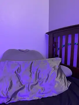 dieseldame1313 online show from September 28, 2025, 6:31 am