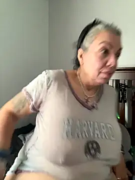 dieseldame1313 online show from October 5, 2025, 9:49 pm