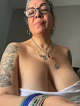 dieseldame1313 online show from March 3, 2025, 6:24 pm