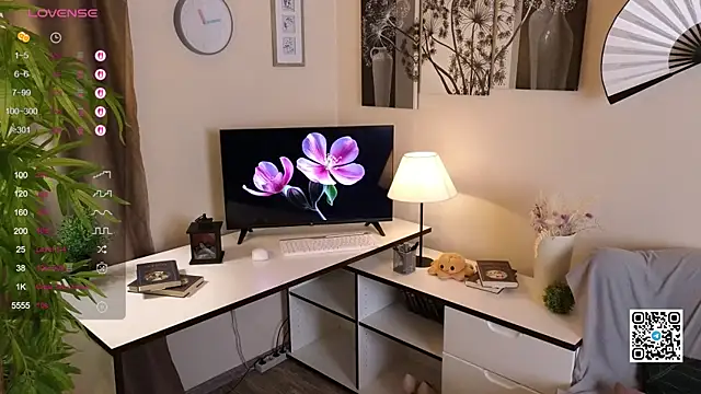 Snapshot of Bonnie_Nunez chatting on September 28, 2025, 10:06 pm Bonnie Nunez online show from September 28, 2025, 10:06 pm