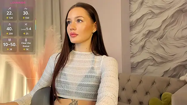 Aria Mila online show from November 6, 2025, 11:25 am