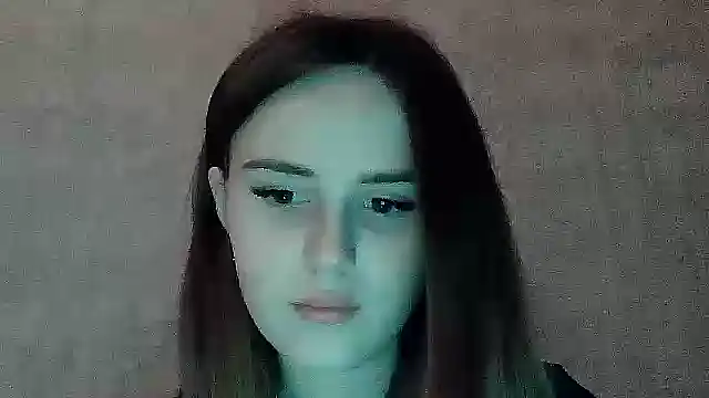 SweetLoraa online show from December 22, 2025, 4:18 pm