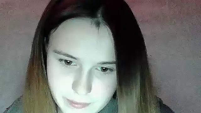 SweetLoraa online show from November 2, 2025, 5:29 pm