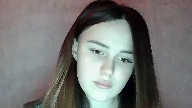 SweetLoraa online show from April 12, 2026, 7:17 pm