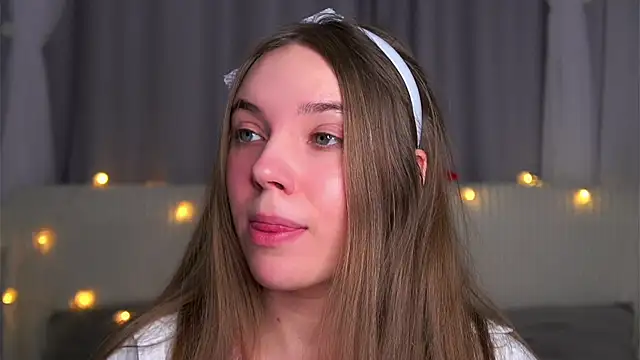 KarriBrownd online show from December 22, 2025, 1:06 am