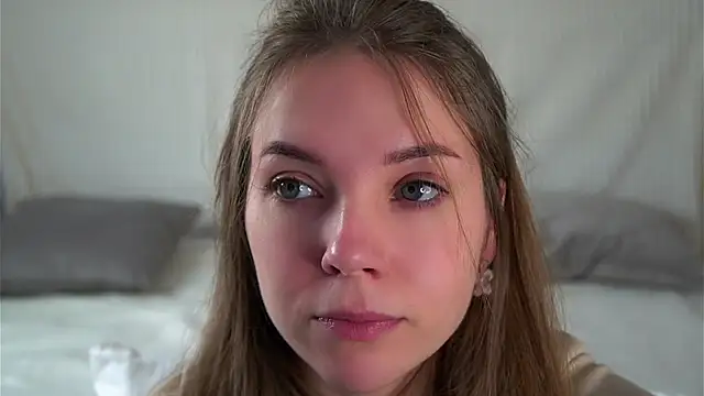 KarriBrownd online show from October 9, 2025, 1:06 am