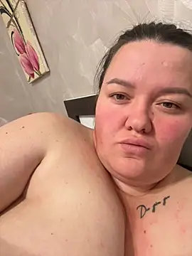 SunnyLeila2101 online show from September 25, 2025, 7:31 pm