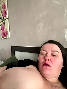 SunnyLeila2101 online show from October 9, 2025, 6:25 am