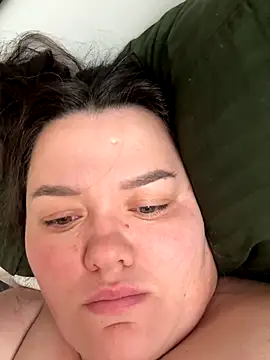 SunnyLeila2101 online show from October 3, 2025, 5:31 am