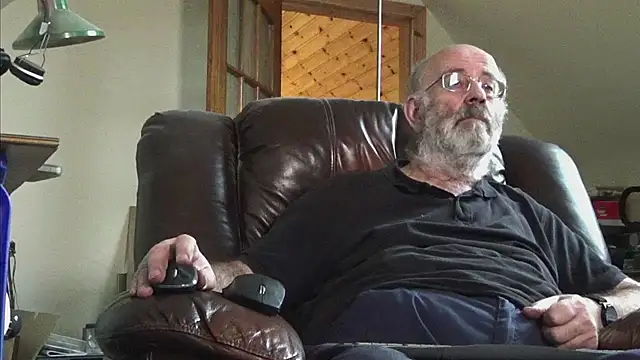 janzer13 online show from November 26, 2025, 2:50 pm